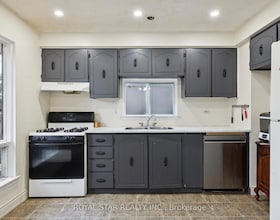 521 Gaylord Drive, Durham, ON , MLS #E13555950 , Image - 1