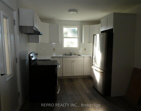 122 Railway Avenue, Thunder Bay, ON , MLS #X12808424 , Image - 1