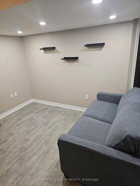 23 Vanwood Crescent, Peel, ON , MLS #W13249052 , Image - 1