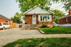 32 Florens Avenue, Toronto, ON , MLS #E13531470 , Image - 1