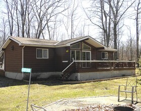 9898 Phoebe Lane, Lambton, ON , MLS #X12850722 , Image - 1