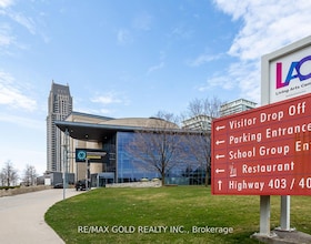 25 Kingsbridge Grdn Circle, Peel, ON , MLS #W13416028 , Image - 1
