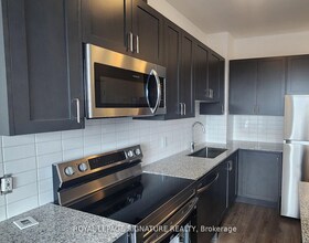 3285 Carding Mill Trail, Halton, ON , MLS #W12939694 , Image - 1