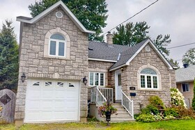 137 Whitney Avenue, Nipissing, ON , MLS #X13556188 , Image - 1