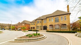 55 Village Centre Place, Peel, ON , MLS #W12956010 , Image - 1