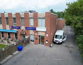 10 Harlech Court, York, ON