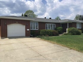 14 Kennedy Avenue, Cochrane, ON , MLS #T12997508 , Image - 1