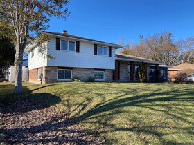 552 Big Bay Point Road, Simcoe, ON