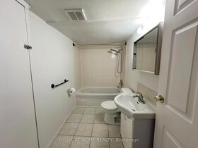 4125 Bishopstoke Lane, Peel, ON , MLS #W13055840 , Image - 1