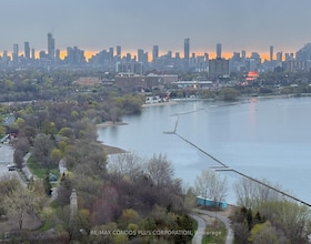 33 Shore Breeze Drive, Toronto, ON