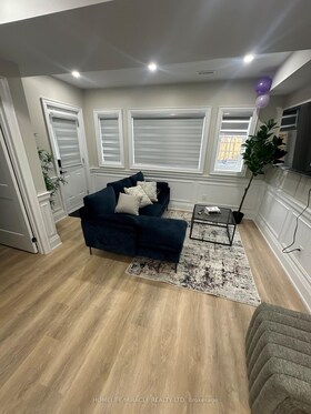 60 Deer Ridge Trail, Peel, ON