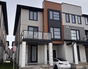 933 Manhattan Way, Middlesex, ON , MLS #X13129616 , Image - 1