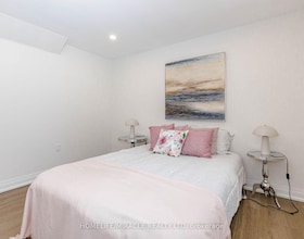 563 Taplow Crescent, Halton, ON , MLS #W13139660 , Image - 1