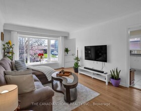 196 TUXEDO AVE Avenue, Hamilton, ON , MLS #X13141126 , Image - 1
