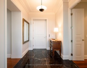 183 Wellington Street W, Toronto, ON , MLS #C13164194 , Image - 1
