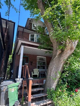 911 1/2 Bathurst Street, Toronto, ON