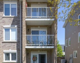 225 Oak Street, Leeds and Grenvi, ON , MLS #X13190674 , Image - 1