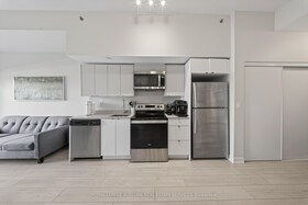 3210 Dakota Common, Halton, ON , MLS #W13502304 , Image - 1