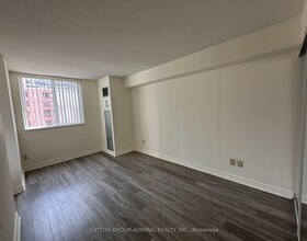 736 Bay Street, Toronto, ON , MLS #C13231764 , Image - 1