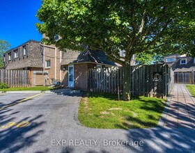 7 Viking Court, Niagara, ON , MLS #X13233572 , Image - 1