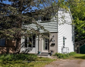 1068 11th Street E, Grey County, ON , MLS #X13237214 , Image - 1