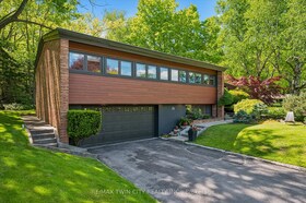 16 Parkwood Drive, Waterloo, ON , MLS #X13243112 , Image - 1