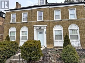 1745 Bathurst Street, Toronto, ON