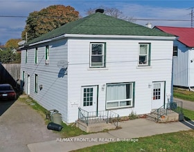 30 William Street E, Lanark, ON