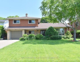 372 Fennell Avenue W, Hamilton, ON , MLS #X13411758 , Image - 1