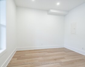 204 Balsam Avenue S, Hamilton, ON , MLS #X13417808 , Image - 1