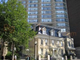 71 Simcoe Street, Toronto, ON