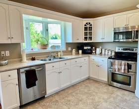 238 4th Street Crescent, Grey County, ON , MLS #X13482310 , Image - 1