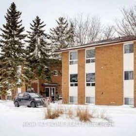 8 Moir Street W, Peterborough, ON