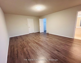 185 North Centre Road, Middlesex, ON , MLS #X13526680 , Image - 1
