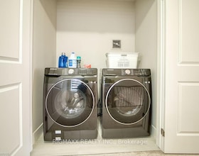 2104 Evans Boulevard, Middlesex, ON , MLS #X13550602 , Image - 1