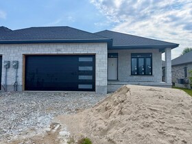 394 Rosner Drive, Bruce, ON