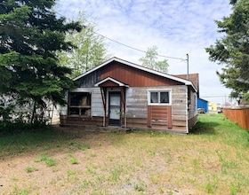 1014 First Street E, Thunder Bay, ON