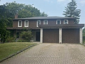 4 Pine Ridge Lane, Peel, ON