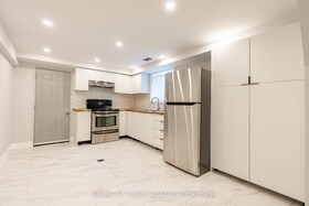 214 Kenilworth Avenue S, Hamilton, ON , MLS #X13509894 , Image - 1