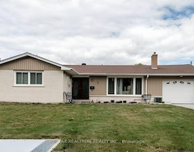40 Toynbee Trail, Toronto, ON