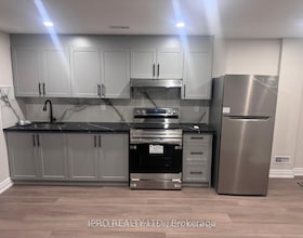 40 Beachville Circle, Peel, ON , MLS #W13584562 , Image - 1