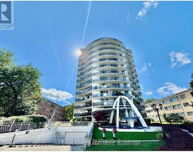44 Walmer Road, Toronto, ON