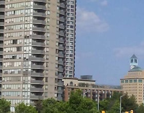 350 Rathburn Road W, Peel, ON