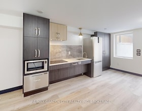 670 Upper Wentworth Street, Hamilton, ON , MLS #X13547652 , Image - 1