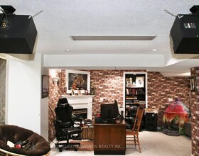186 FERNFOREST Drive, Peel, ON , MLS #W13559122 , Image - 1