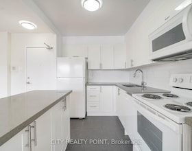 666 Spadina Avenue, Toronto, ON , MLS #C13632406 , Image - 1