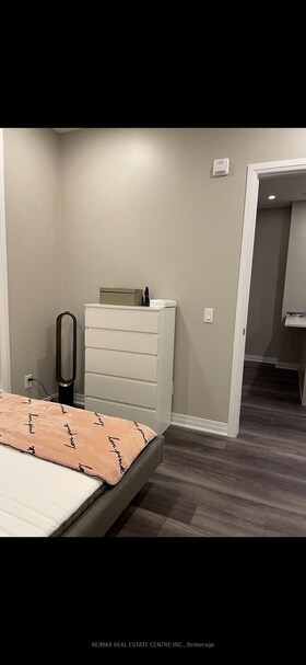 95 Dundas Street W, Halton, ON , MLS #W13636328 , Image - 1