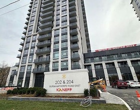 204 Burnhamthorpe Road E, Peel, ON