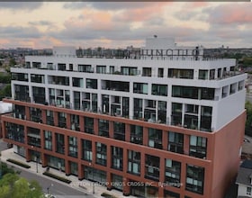2720 Dundas Street W, Toronto, ON