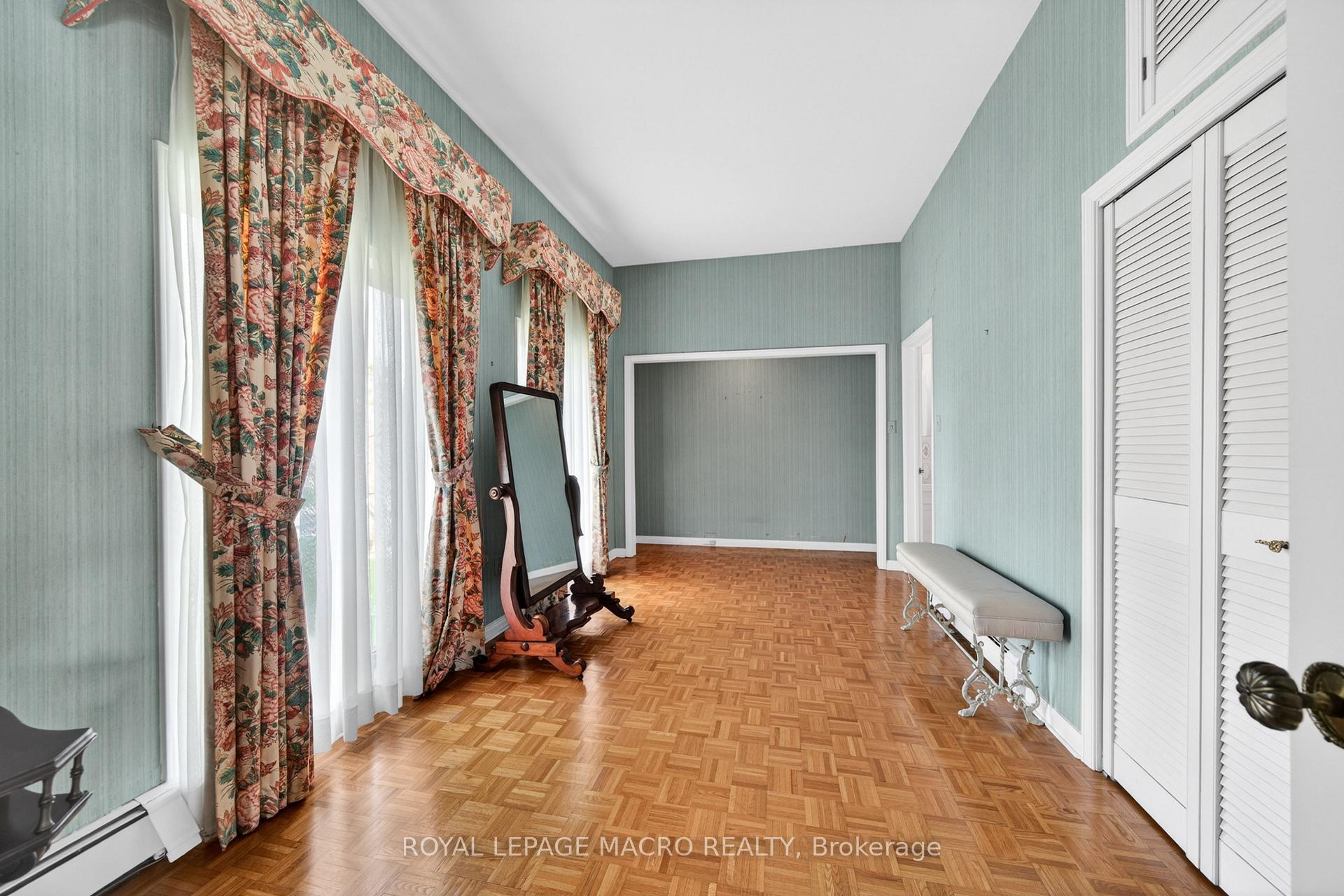 213 Stone Church Road W, Hamilton, ON , MLS #X13651098 , Image - 1
